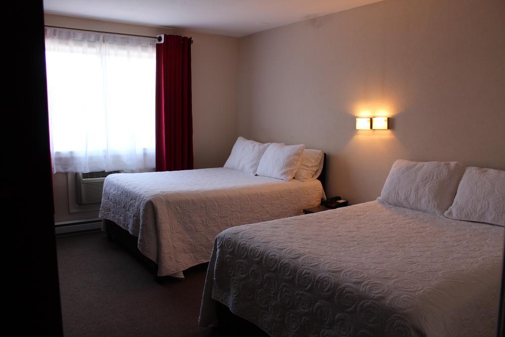 Motel Capri Et Suites Repentigny Exterior photo