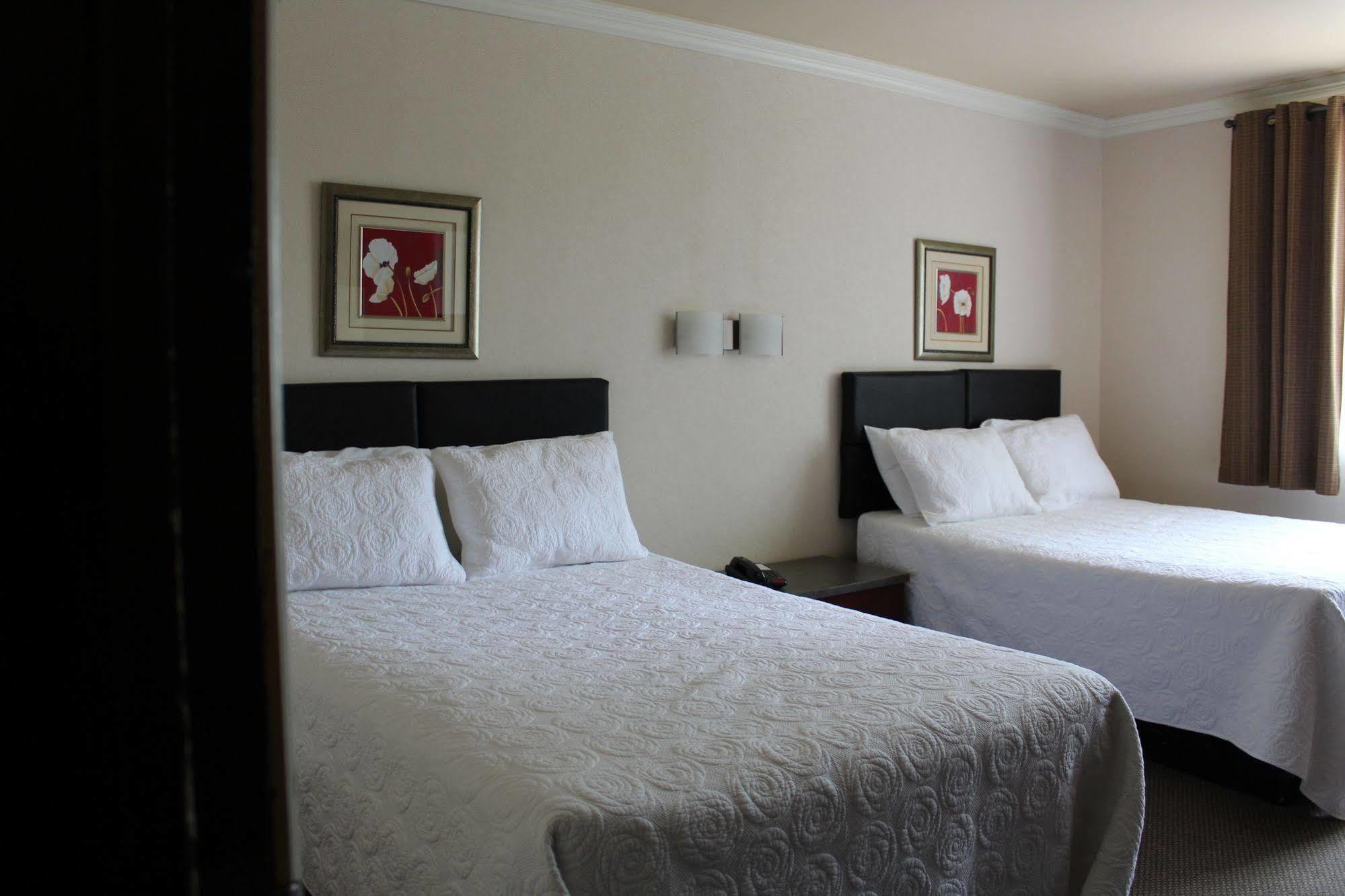 Motel Capri Et Suites Repentigny Exterior photo