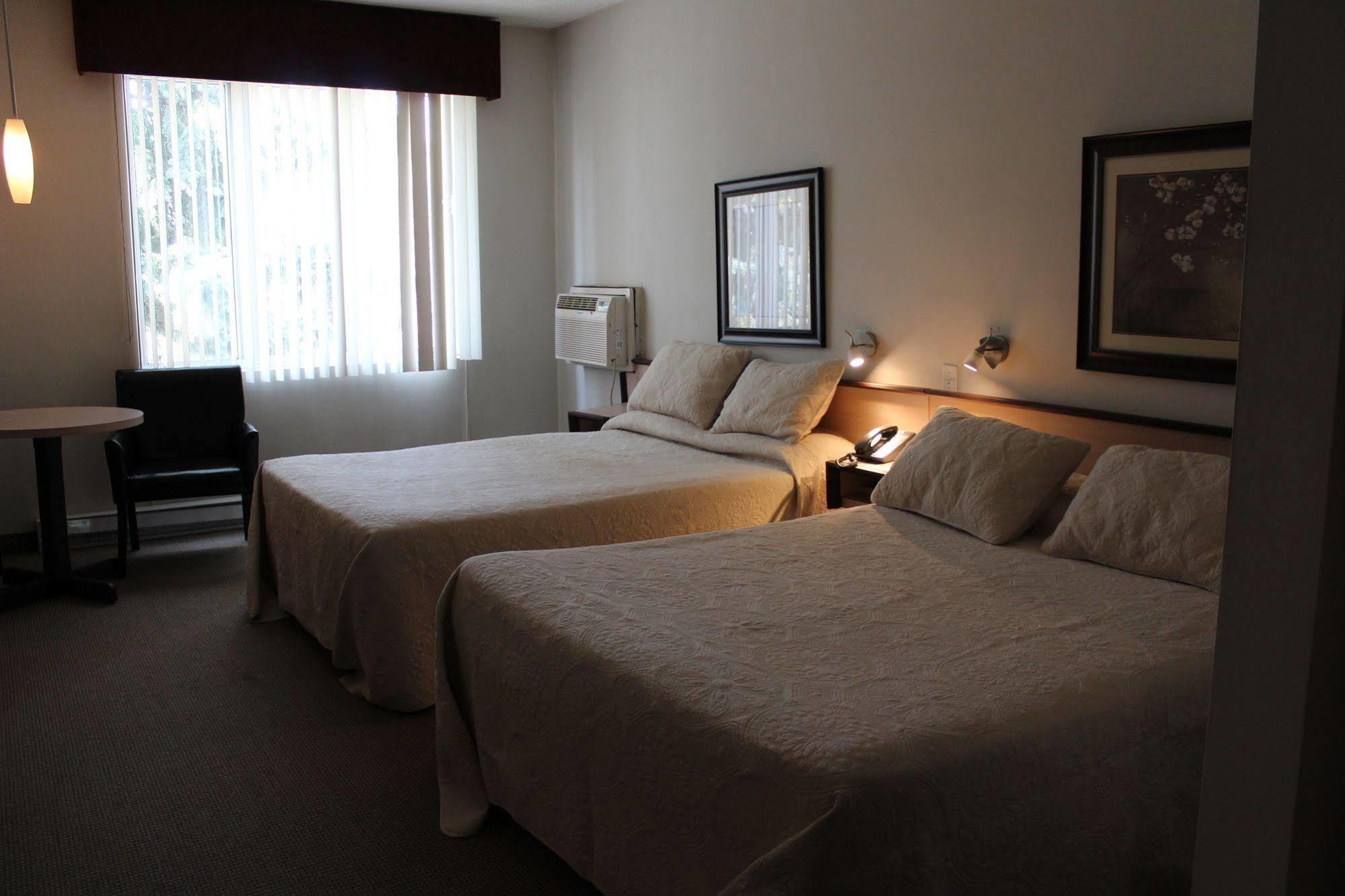Motel Capri Et Suites Repentigny Exterior photo
